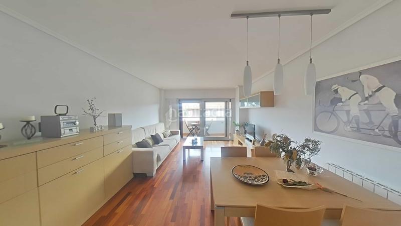 Foto 51631112-e86f-4462-b4eb-97151a7b99cd. Pis amb calefacció aparcament piscina a Castellarnau Sabadell