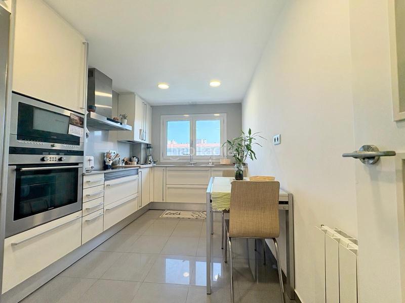 Foto 8666ccdc-55ab-4c42-a2b5-520b2f992914. Pis amb calefacció aparcament piscina a Castellarnau Sabadell