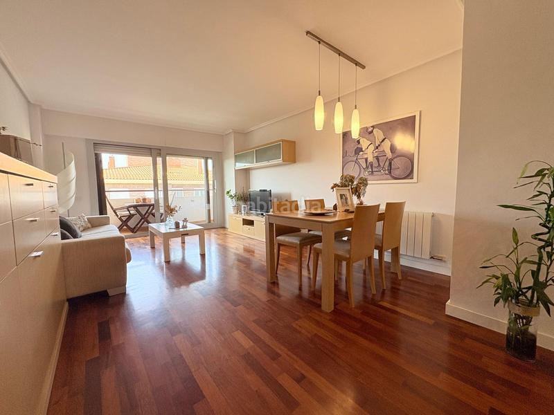 Foto f3c463fe-2fb3-4222-a5b6-d3876efe8cb1. Pis amb calefacció aparcament piscina a Castellarnau Sabadell