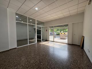Lloguer Local Comercial a La Fontsanta. En la llamada avenida del automóvil