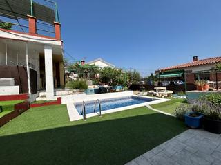 Chalet in Piera. Urbanización can canals
