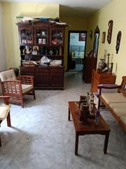 Casa aparellada a Santiago - Coronación. Ubicado al lado del centro de salud.