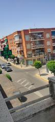 Appartement à Montijo. Magnifica situación comercial y de comunicación.