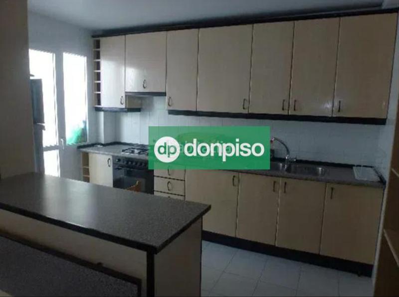Foto 2a451025-74f8-4c25-a08d-dd4d6f6545c1. Duplex con riscaldamento parcheggio in Casco Antiguo Cáceres