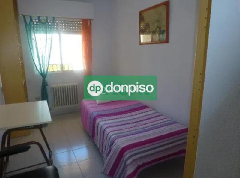 Foto 7dbb7e94-4658-47d5-96a2-d167b4c018a4. Duplex con riscaldamento parcheggio in Casco Antiguo Cáceres