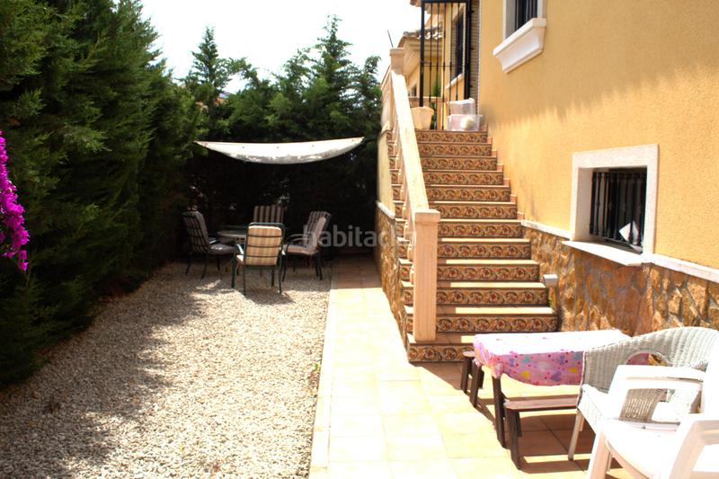 Foto 17f15122-074d-4a46-bc71-eb71486ebc42. Chalet avec piscine dans Los Almendros Orihuela