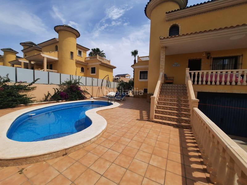 Foto 21f67d1d-f5b5-4bbe-bba1-442493a5a72a. Chalet avec piscine dans Los Almendros Orihuela