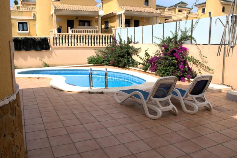 Foto 29d311e3-897f-4b72-af5d-f22c6acb2030. Chalet avec piscine dans Los Almendros Orihuela