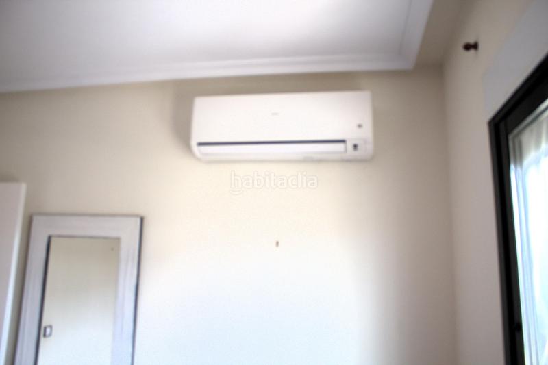 Foto b4c20fa0-7a56-41e8-89c8-034df3664144. Chalet avec piscine dans Los Almendros Orihuela