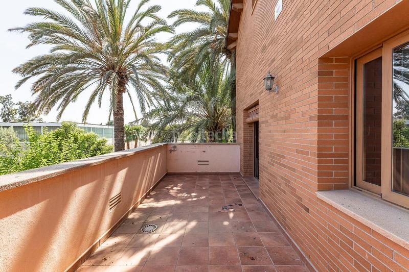 Foto 0780f5e4-dab7-41ad-bde8-b132893af03a. Chalet urbanización Bellamar, muy próxima a la playa en Castelldefels