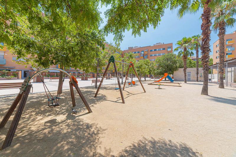 Foto 516f65a7-3d74-418d-a59b-01152746c477. Piso próximo al puerto olímpico y a playa nova icaria en Barcelona