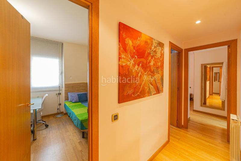 Foto f7e8b12f-57bc-490f-9eb8-3211a37b403d. Piso próximo al puerto olímpico y a playa nova icaria en Barcelona