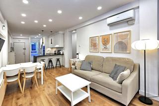Etagenwohnung in Poblenou. Rambla poblenou  llull