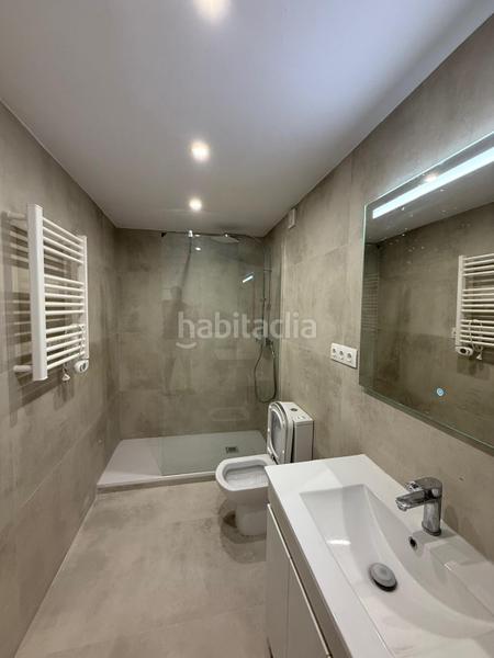 Foto 1f9e34d9-6a42-42eb-828d-718136fa0617. Piso rocafort av. josep tarradellas en La Nova Esquerra de l´Eixample Barcelona