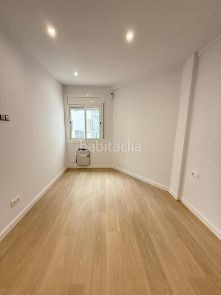 Foto 8345045e-8a93-40fe-90d2-3754ece03c78. Piso rocafort av. josep tarradellas en La Nova Esquerra de l´Eixample Barcelona