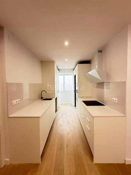 Foto f8a2b841-1449-45bb-b370-c38bcc2f123d. Piso rocafort av. josep tarradellas en La Nova Esquerra de l´Eixample Barcelona