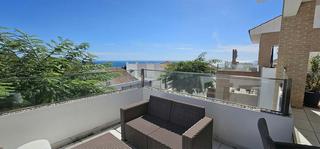 Maison jumelée à Casablanca - La Viñuela. Urbanización de casas pareadas, con piscina y  gimnasio