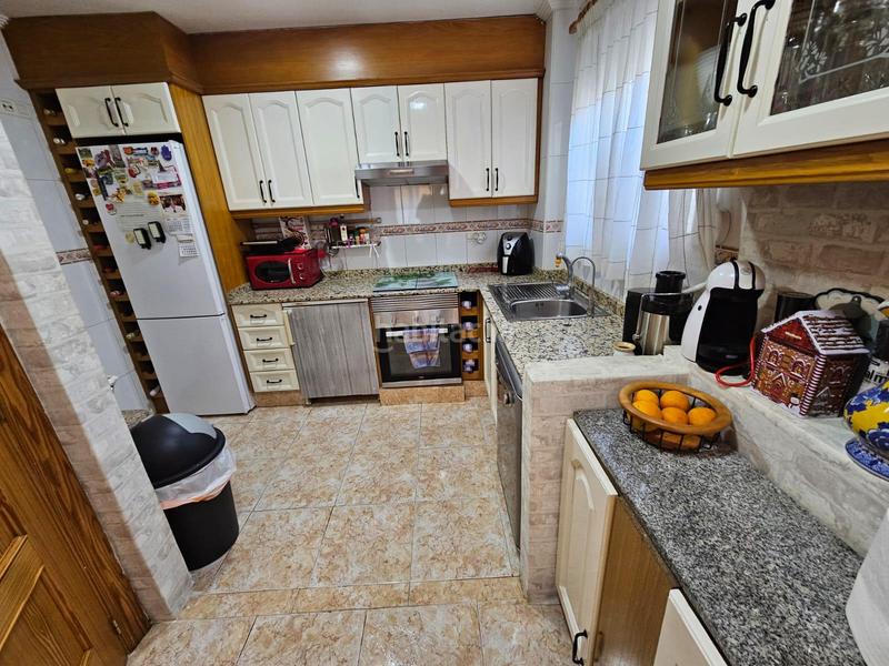 Foto 6f37ed82-b818-4270-b787-18a4c5d77e16. Duplex avec chauffage parking dans Centro Elda