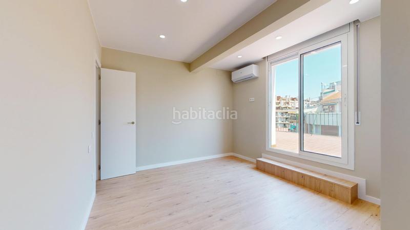 Foto c41db5d4-671c-48b4-87b2-eceafb3fcbd0. Ático próximo a avenida mistral en Sant Antoni Barcelona