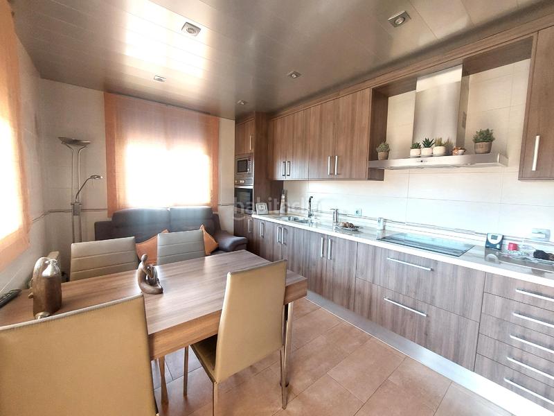 Foto 43f94298-143d-4dcb-a3ce-44aee213e0c2. Chalet urb. can villalba. en Abrera