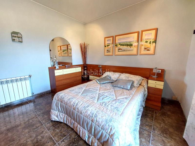 Foto 53bb0f53-9b4b-4b37-ad33-2f2d38c9ebc8. Chalet urb. can villalba. en Abrera