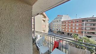 Appartement à Centre. Centro de pineda de mar, junto a todos los servicios.