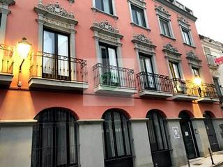 Pis a Casco Antiguo. Casco antiguo, próximo a la alcazaba