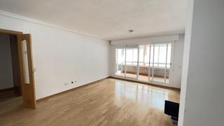 Apartament a Villalba Estación. Piso de 3habgaraje a 2min. est. autobuses y cercanias