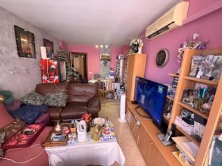 Flat in Centre. Junto a la crta valls