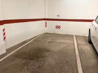 Rent Car parking in Russafa. Peris y valero junto a maestro aguilar
