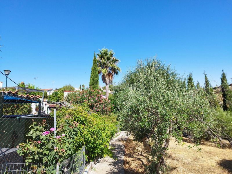 Foto f52ac5c1-cf8a-45c7-b155-a2755cb4a4a2. Chalet in Castillo de las Guardas (El)