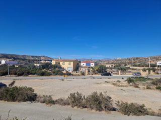 Landgut in Albox. Parcela urbanizable en localidad residencial.