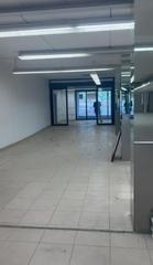 Lloguer Local Comercial a Casc Antic - Nou Cambrils. Local en el centro de cambrils cerca de ayuntamiento