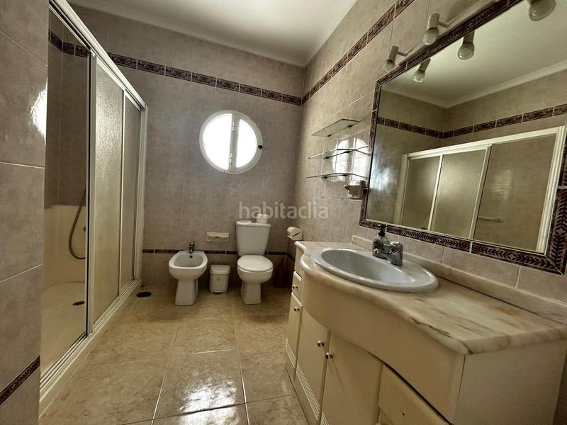 Foto 18b1938f-7481-4b2f-a0fd-eec1bce42282. Chalet mit parking in Los Gallos Chiclana de la Frontera