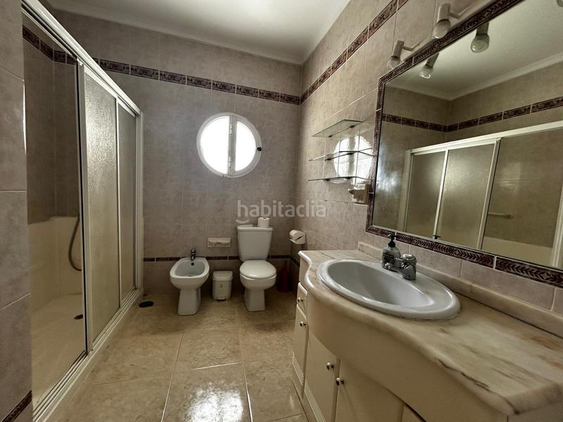 Foto 25c96f11-b316-41ac-a1bc-b659914e590e. Chalet mit parking in Los Gallos Chiclana de la Frontera