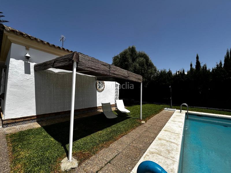 Foto 8f259410-c71c-4cb6-b0f3-ae5eaa31f43e. Chalet mit parking in Los Gallos Chiclana de la Frontera