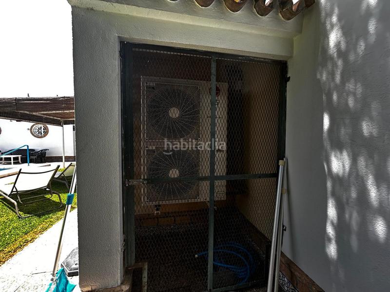 Foto 9a11a4ba-24b6-4d39-a909-b8080bfa2c1a. Chalet mit parking in Los Gallos Chiclana de la Frontera