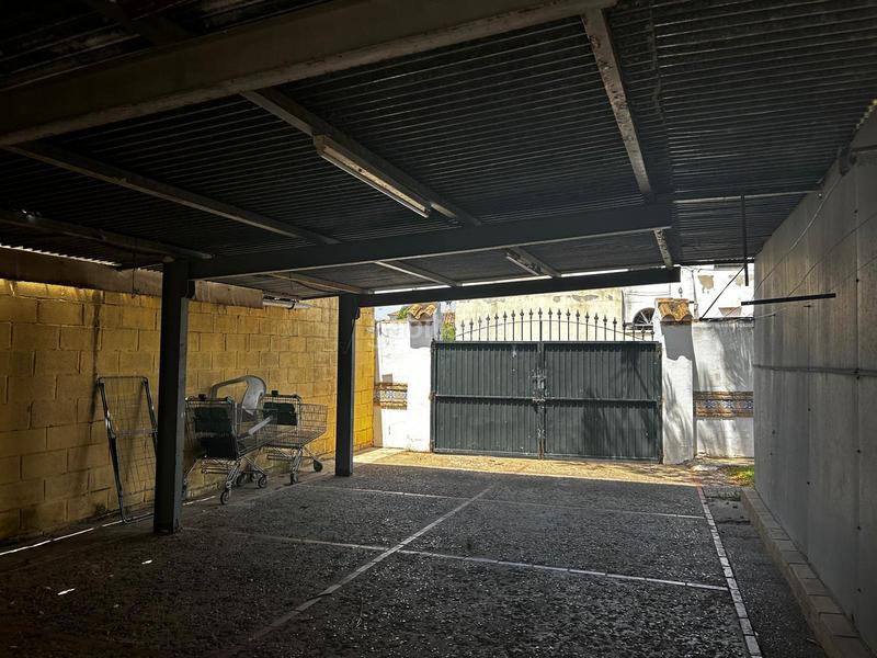 Foto b4b06041-6df6-4b3e-aa7c-dbe5097f4593. Chalet mit parking in Los Gallos Chiclana de la Frontera