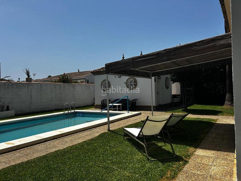 Foto d13d7765-0b98-404c-b4b8-cd4695ea56fa. Chalet mit parking in Los Gallos Chiclana de la Frontera