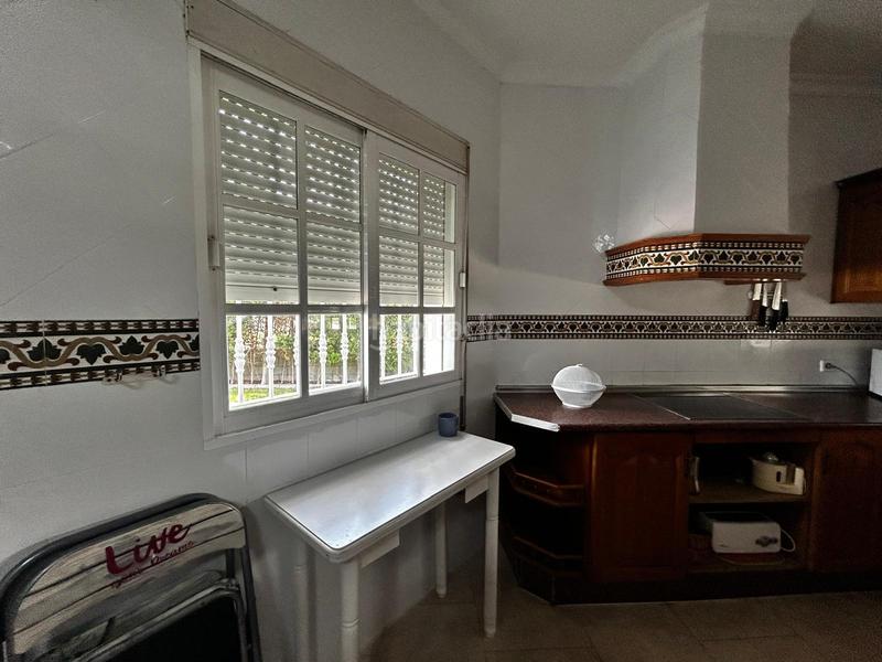 Foto d8e229b2-7a0e-4ddf-95cc-8cf0b81c783e. Chalet mit parking in Los Gallos Chiclana de la Frontera