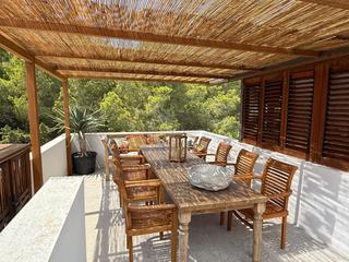 Piso en Cala Vedella-Cala Tarida. Vivienda de lujo con vistas al mar