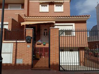 Casa aparellada a Roda (La). La roda cirenc parkinson