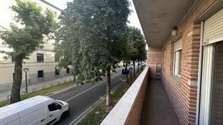 Apartament a José Zorrilla - Padre Claret. Piso de 105m2 centrico con todos los servicios cerca