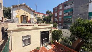 Xalet a Guinardera. Singuerlin santa coloma gramanet