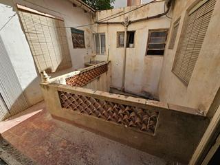 Casa aparellada a Plaza Castelar - Mercado Central. Casa de 2 plantas en el mismo centro de elda