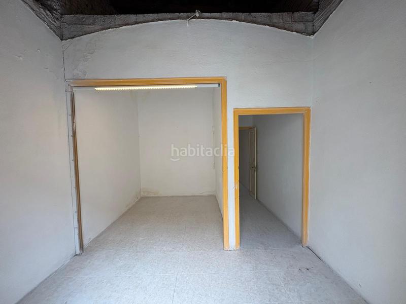 Foto e3cc55fb-8df1-403d-b0a1-1826611f526c. Casa pareada casa tipo inglesa a un paso de la misma rambla en Sabadell