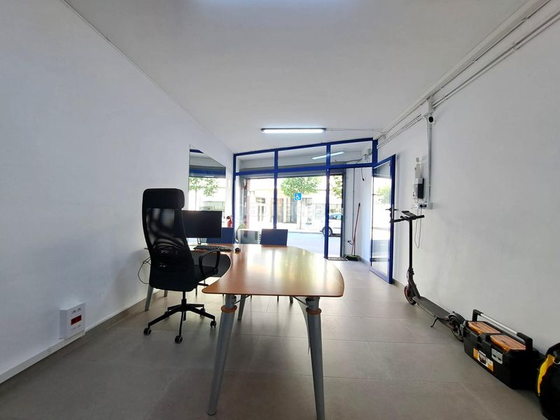 Foto 5744d7e8-fc95-4449-ac1e-199af5436fd6. Local comercial junto els closos en Olesa de Montserrat