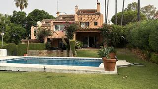 Casa aparellada a Calahonda. En sitio de calahonda, de campos de golf, 10 min. playa