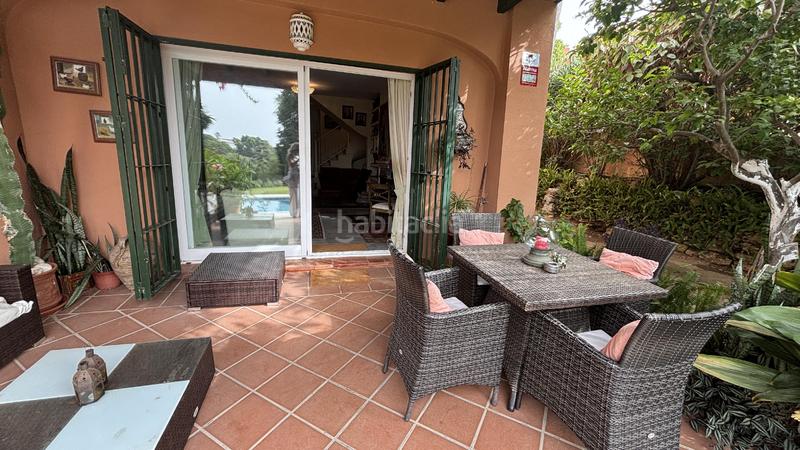Foto 08b974b6-ecfc-418e-83db-397573e08a91. Casa pareada en sitio de Calahonda, de campos de golf, 10 min. playa en Mijas