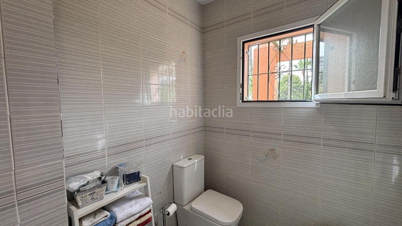 Foto 28132c5f-7db9-4b05-a54c-fc0f8e3df1b6. Casa pareada en sitio de Calahonda, de campos de golf, 10 min. playa en Mijas
